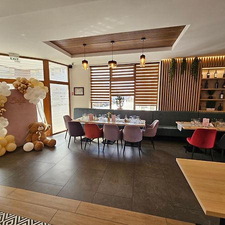Hotel Bulevard Fagaras Bagian luar foto