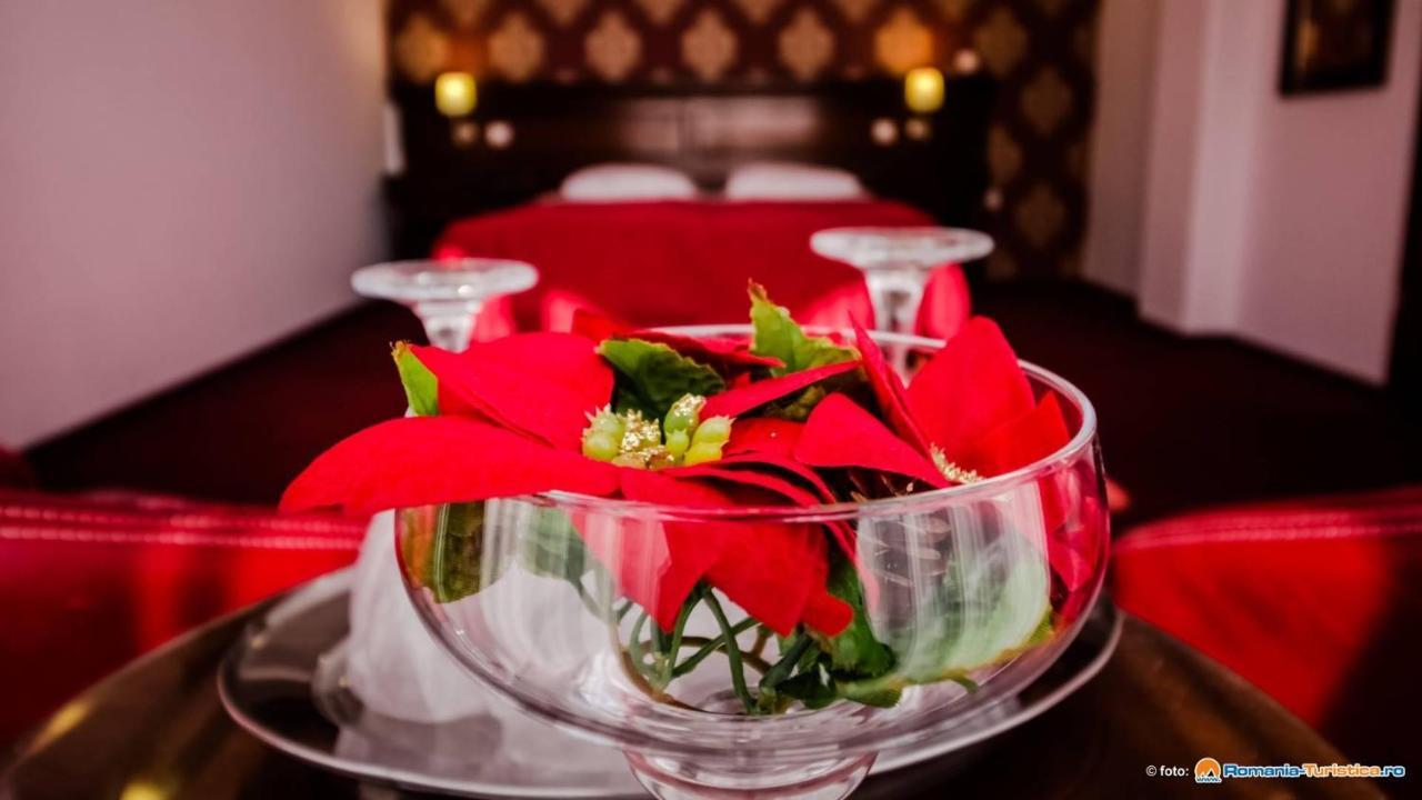 Hotel Bulevard Fagaras Bagian luar foto