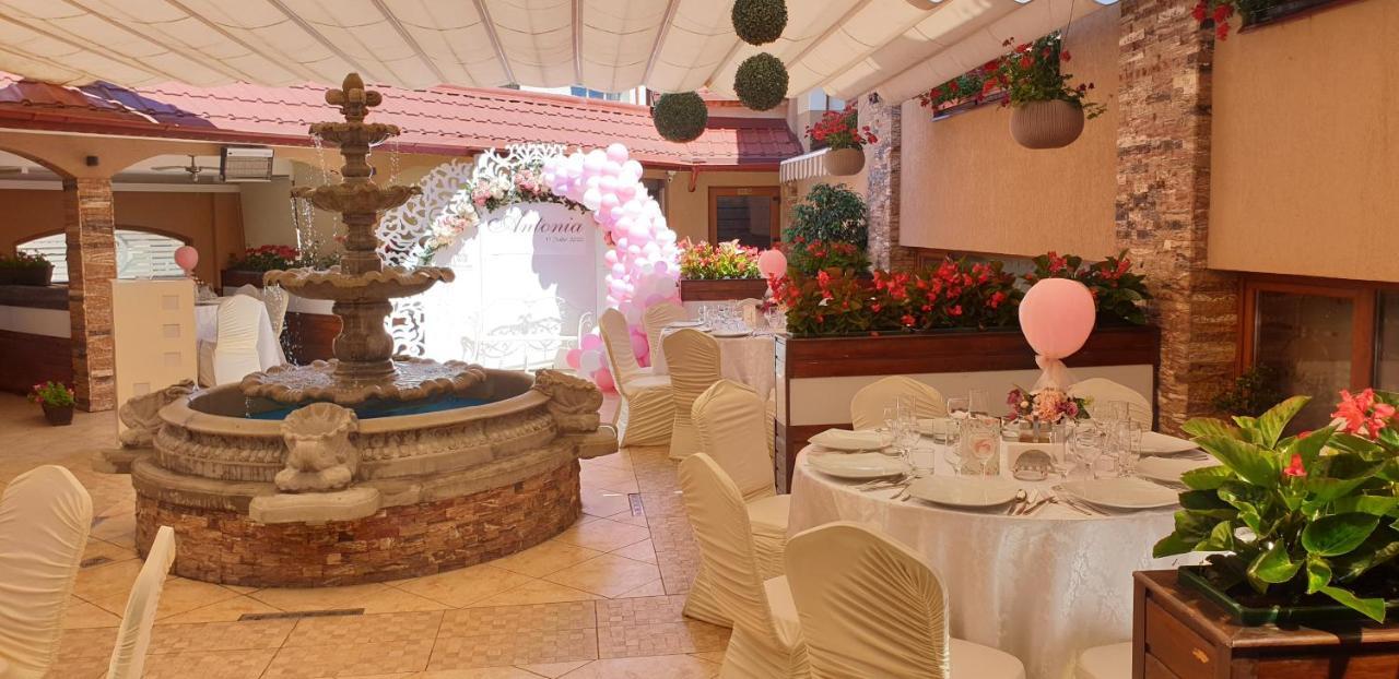 Hotel Bulevard Fagaras Bagian luar foto