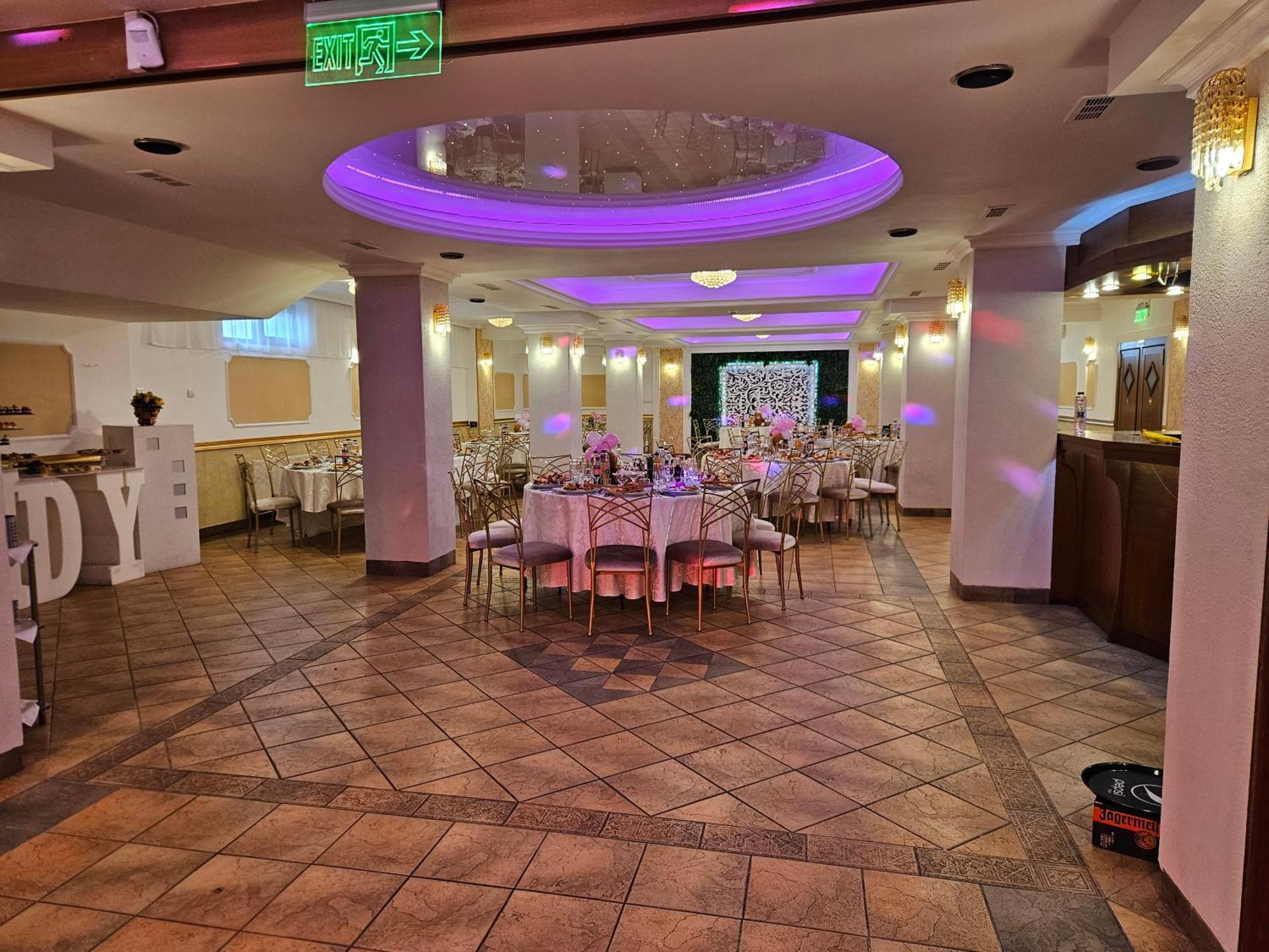 Hotel Bulevard Fagaras Bagian luar foto