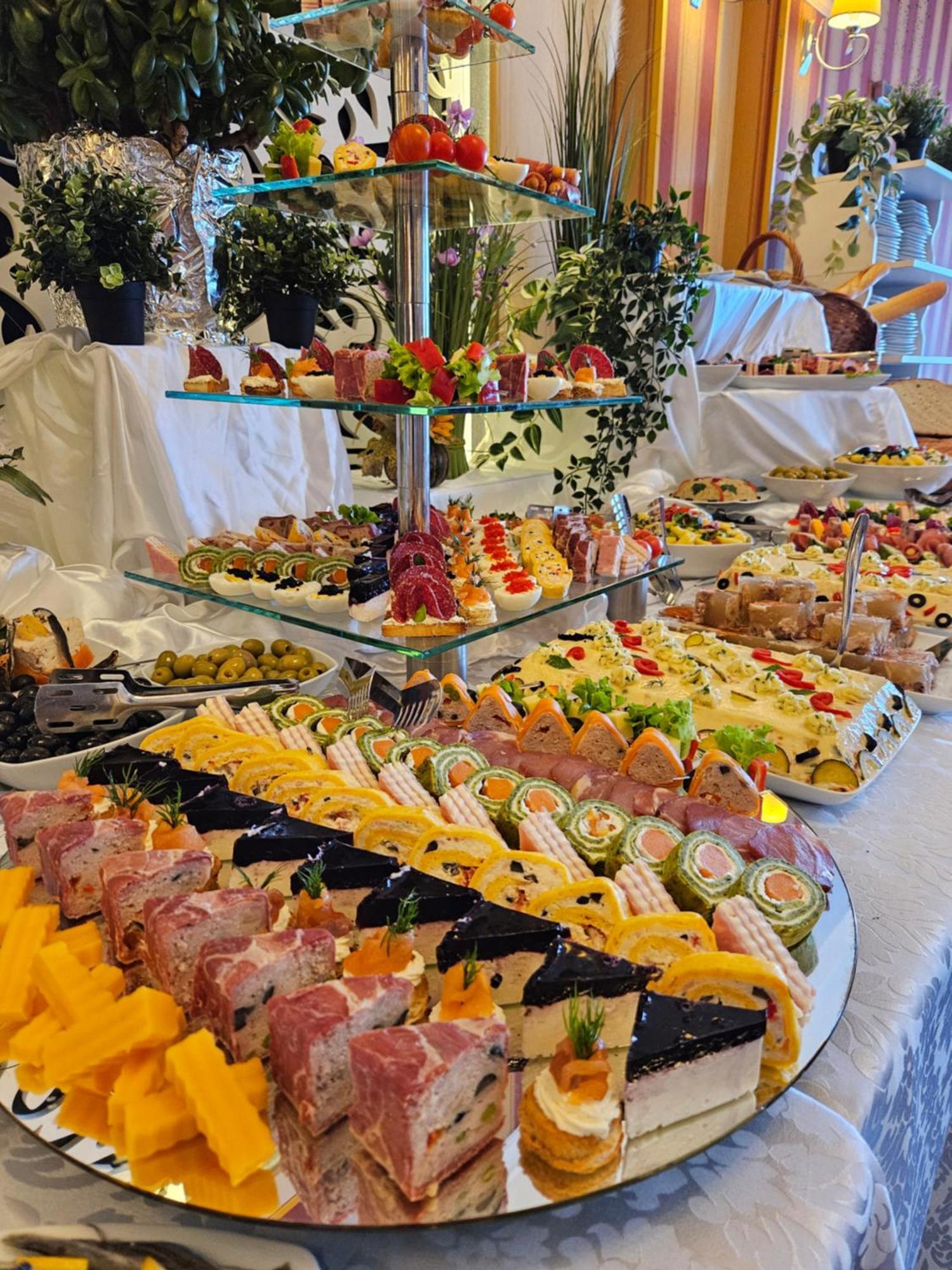 Hotel Bulevard Fagaras Bagian luar foto