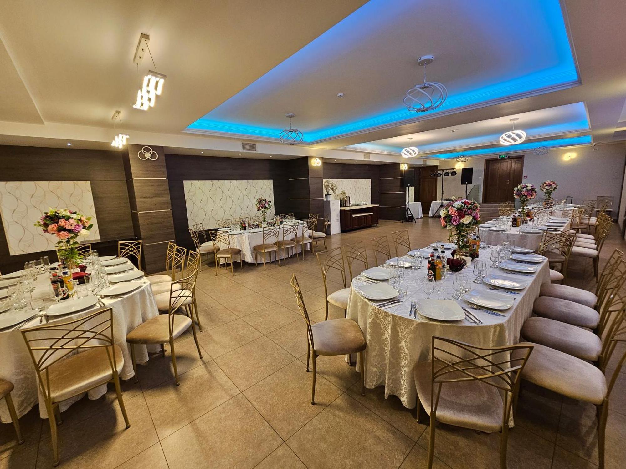 Hotel Bulevard Fagaras Bagian luar foto
