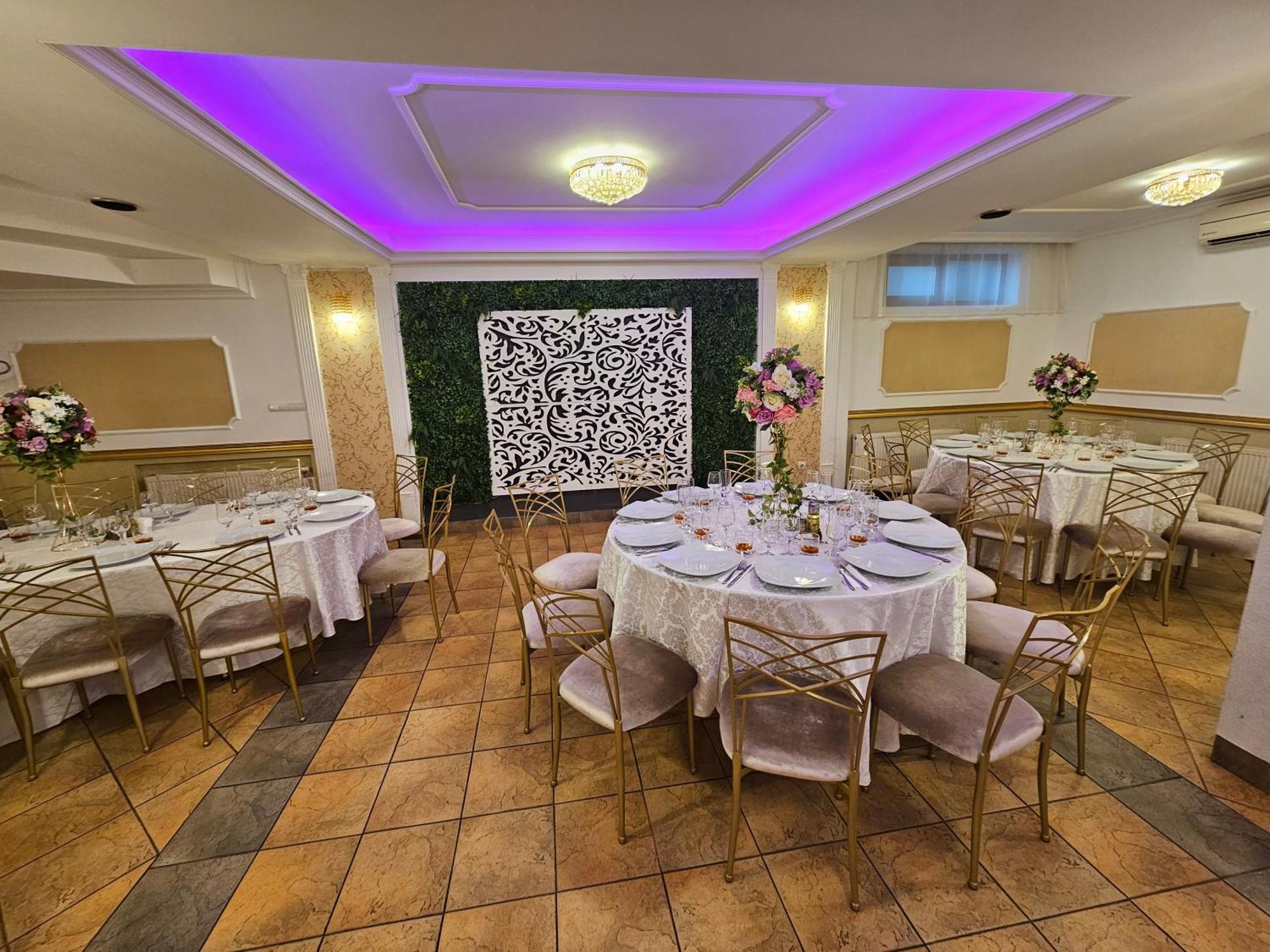 Hotel Bulevard Fagaras Bagian luar foto