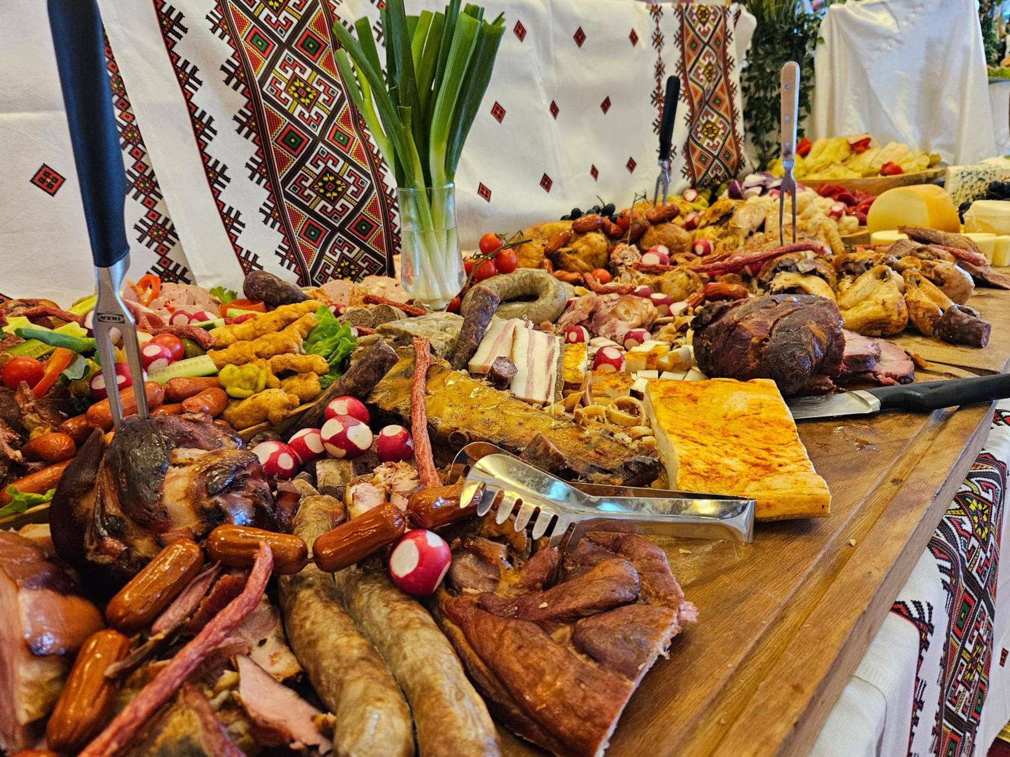 Hotel Bulevard Fagaras Bagian luar foto