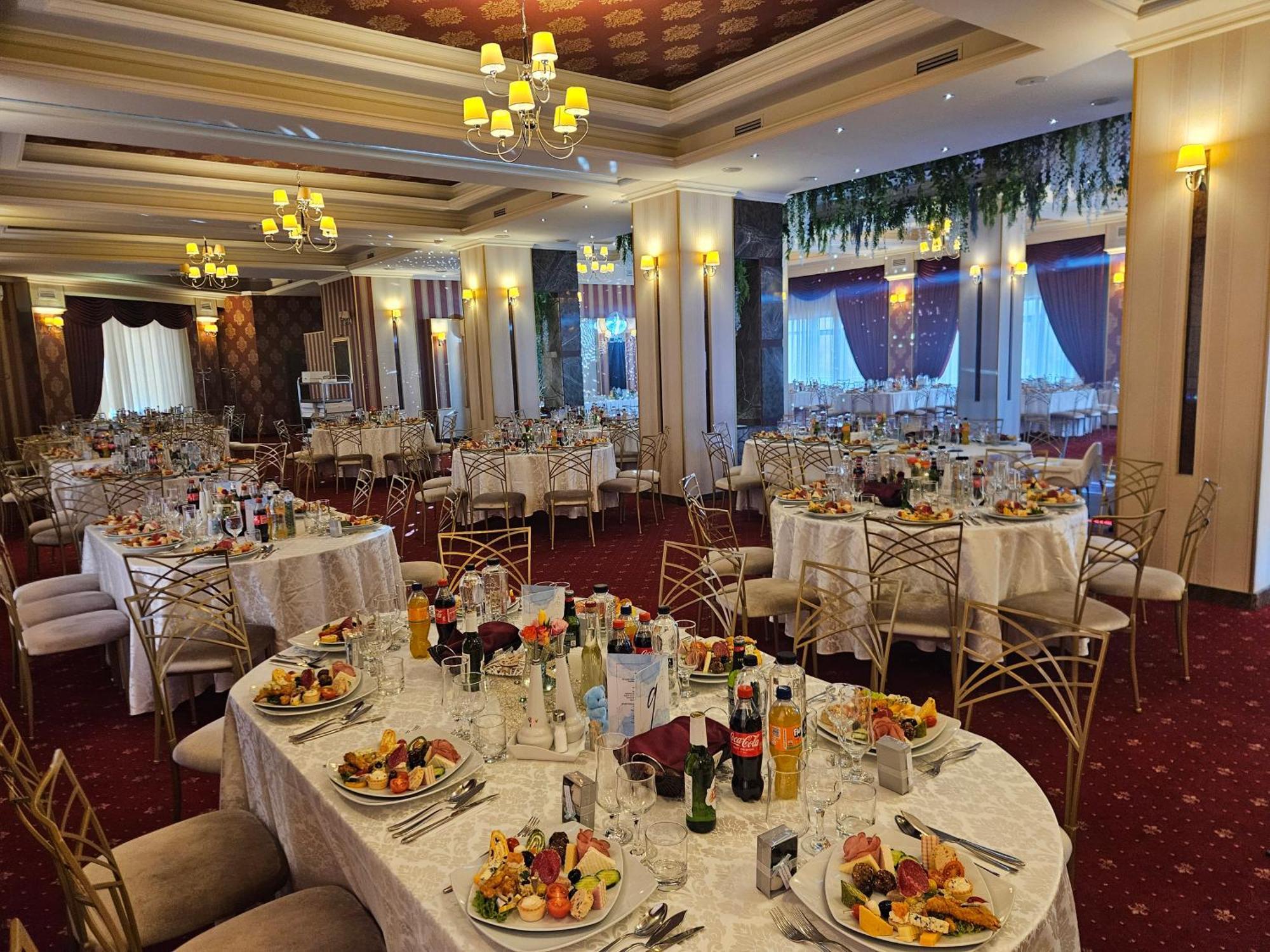 Hotel Bulevard Fagaras Bagian luar foto